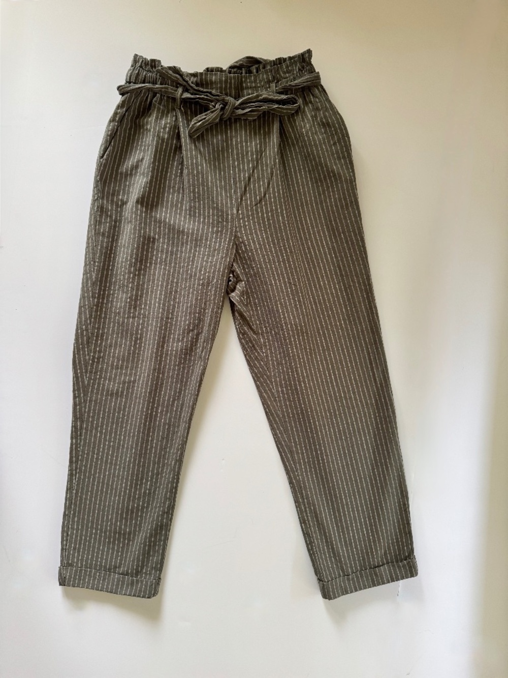 Sienna Sky Olive Pin Stripe Cropp Pants (Sz Med)